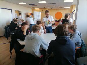 2025-11-05 Warsztaty politologiczne i quiz w ramach projektu „Nauka dla krakowskich licealistek i licealistów – edycja 2”