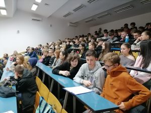 2025-11-25 Spotkanie matematyków „Matematyka i magia – sztuczki, które da się wyjaśnić”