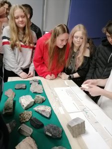2026-04-20 Zajęcia z geologii „Historia geologiczna pewnych gór na „zielonym lądzie”